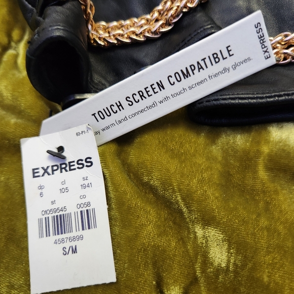 ✨️Final Price✨️NWT Express Genuine Black Leather Chainstrap Gloves - Picture 2 of 6